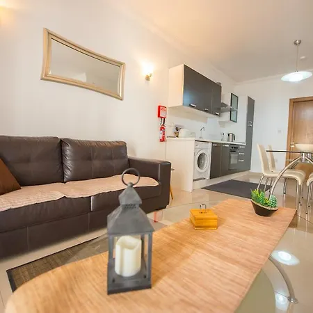Apartament Sarah Louise *